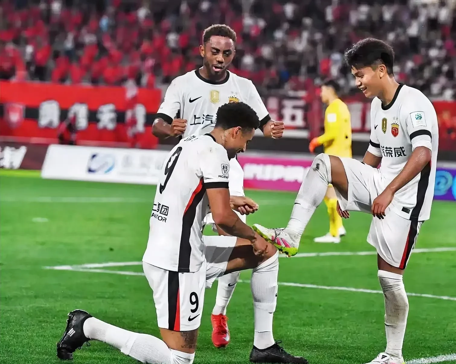 爱游戏体育-包含上海海港国际比赛日内部沟通，志在NBA总决赛名次提升，质疑声仍在，控场能力受关注的词条