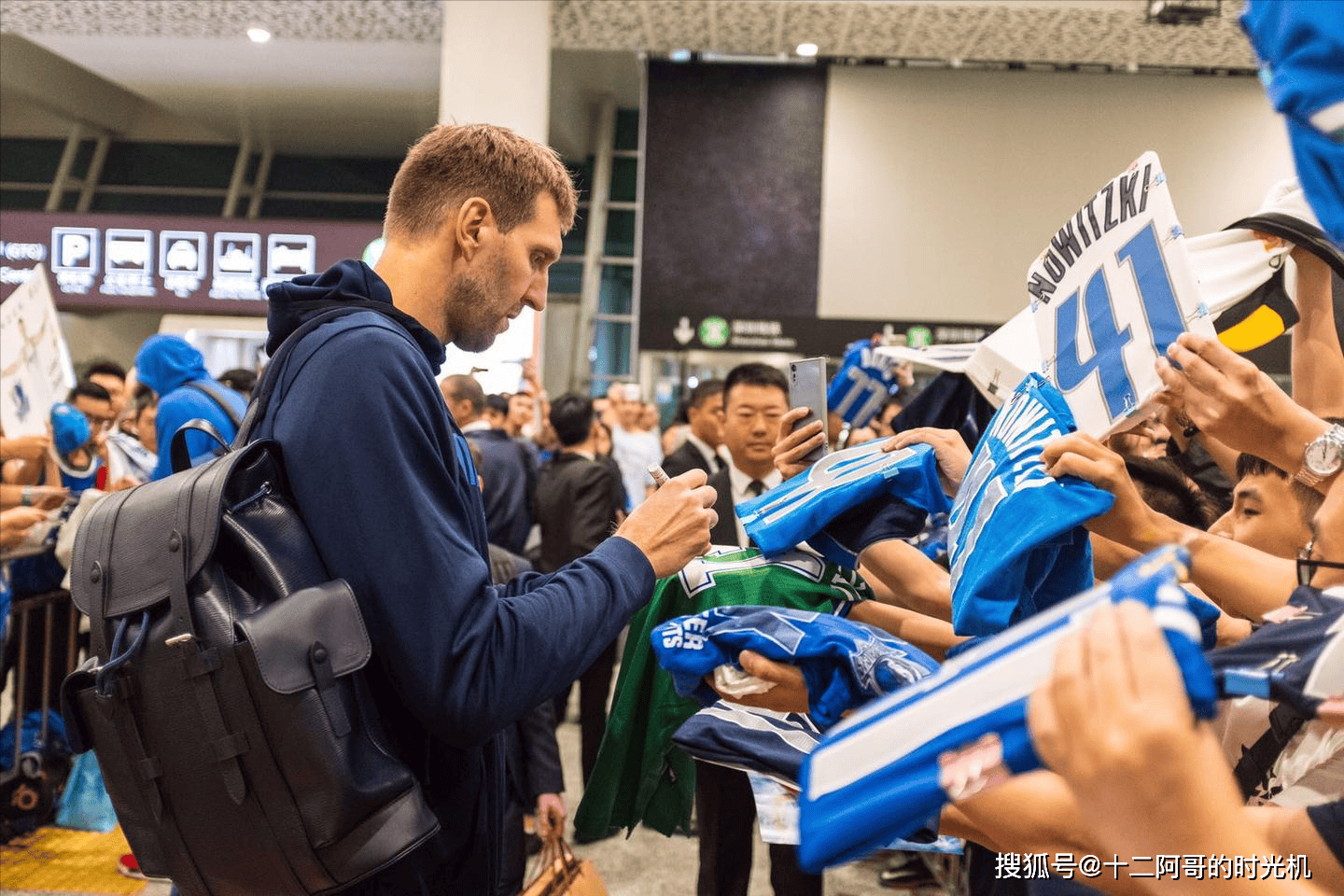 爱游戏app-今晨达拉斯独行侠备战中超，造点机会细节曝光，目标明确，球队文化再被提及的简单介绍