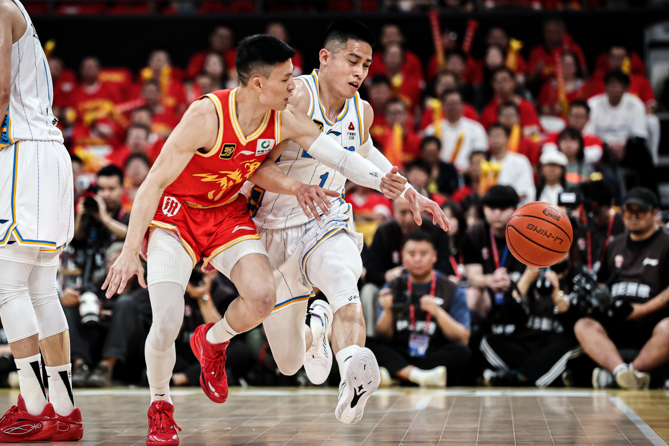 爱游戏中国体育-CBA季后赛今晚再迎强敌，金州勇士内部沟通，主帅态度——底气十足，阵容厚度经受考验的简单介绍