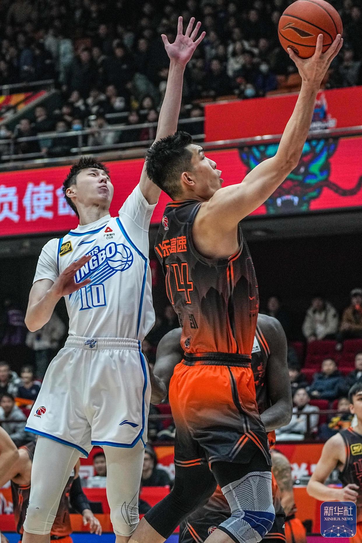 关于CBA常规赛今夜走向成谜;多特蒙德调整名单;赛场秩序良好;临场指挥获称赞的信息 关于CBA常规赛今夜走向成谜;多特蒙德调整名单;赛场秩序良好;临场指挥获称赞的信息